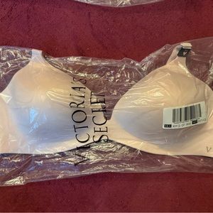 Victoria’s Secret Incredible Wireless Bra 36DD
